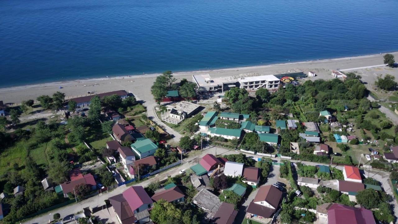 Kiwi Hotel Pizunda Bagian luar foto