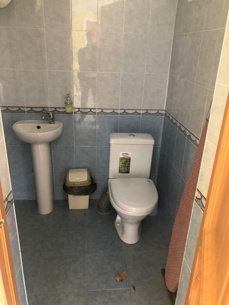 Kiwi Hotel Pizunda Bagian luar foto