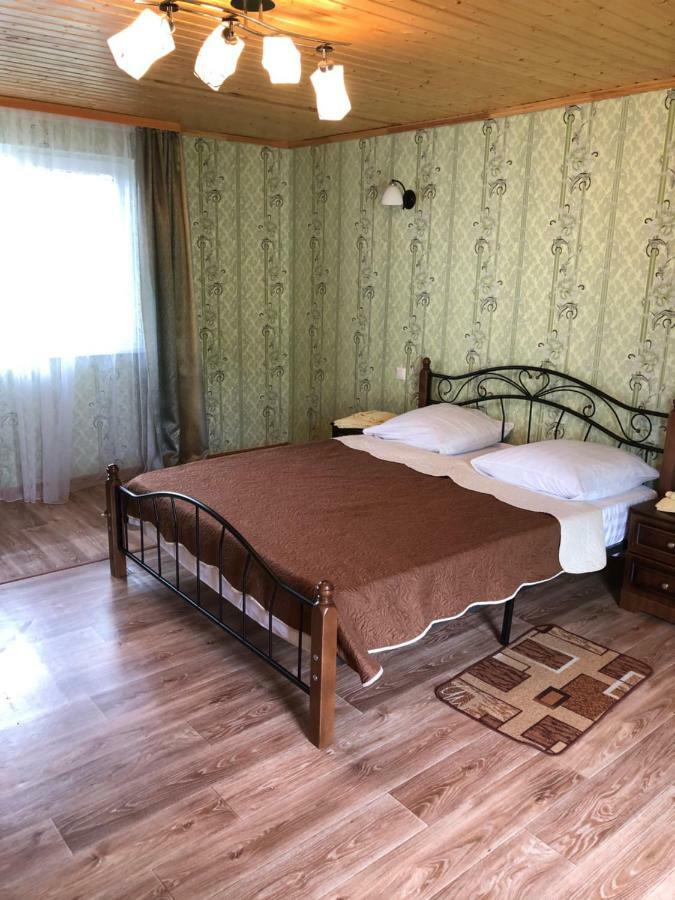 Kiwi Hotel Pizunda Bagian luar foto