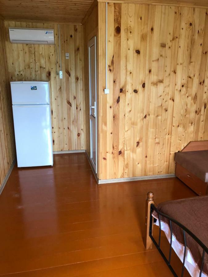 Kiwi Hotel Pizunda Bagian luar foto