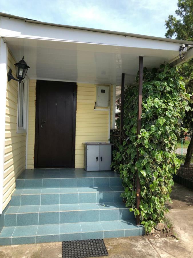 Kiwi Hotel Pizunda Bagian luar foto