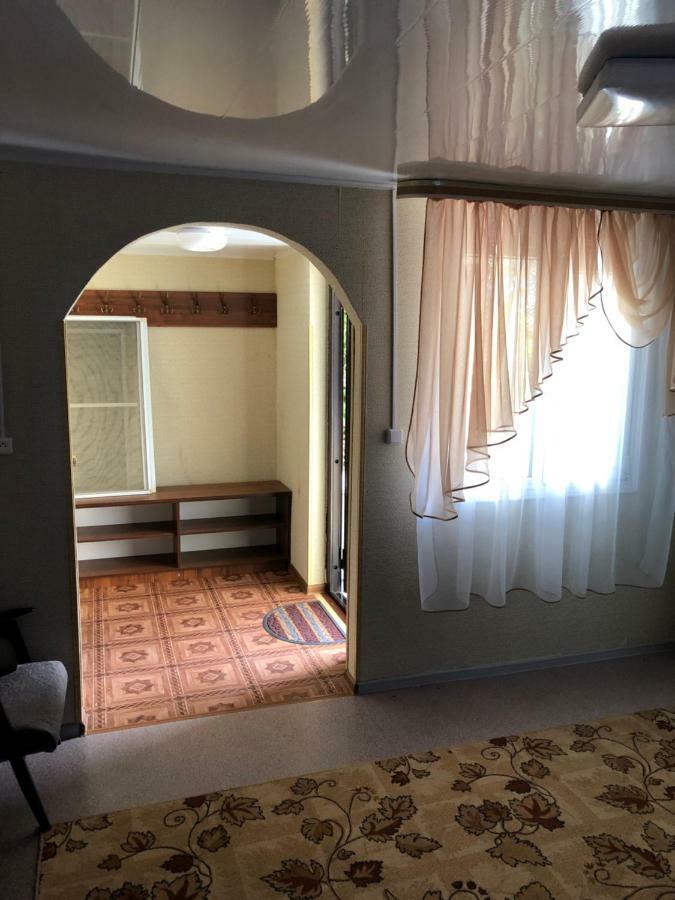 Kiwi Hotel Pizunda Bagian luar foto
